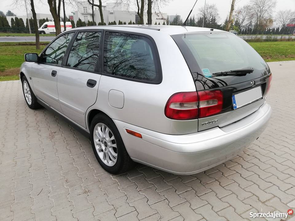 Volvo V40 2002 Lift 16 Benzyna Xenon Klima Alusy benzyna wielkopolskie Poznań sprzedam