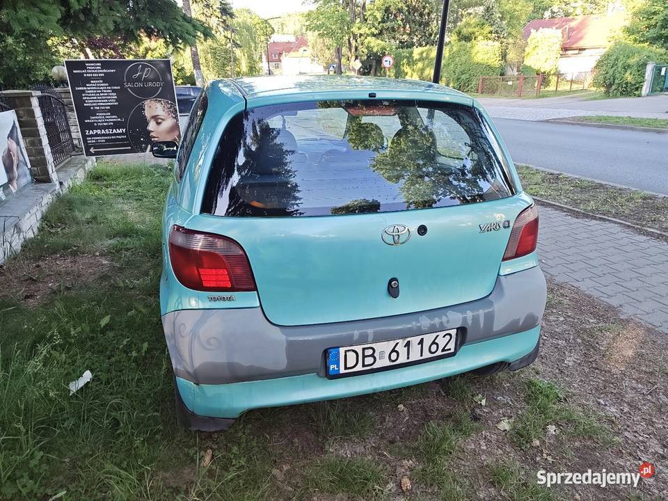Toyota Yaris 10 niebieski Polanica-Zdrój