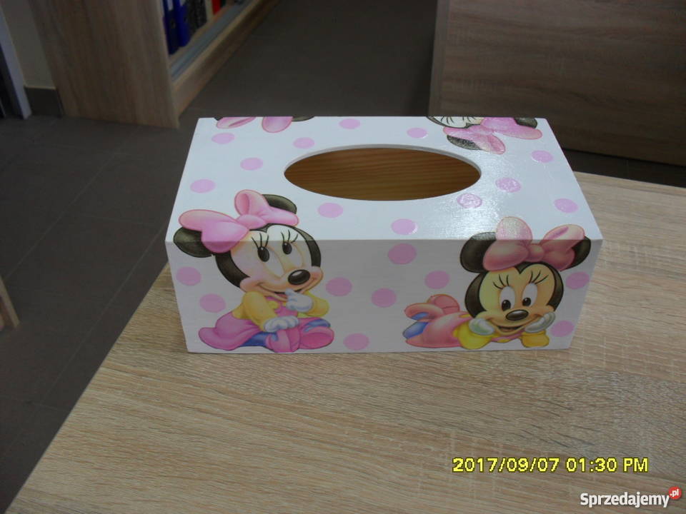 Śliczny chustecznik decoupage w Myszki Minnie