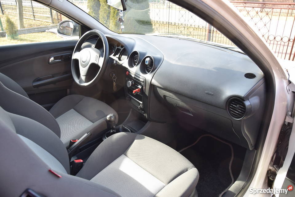 Sprzedam Seat Ibiza III 14 16V 2005r Dąbrowica