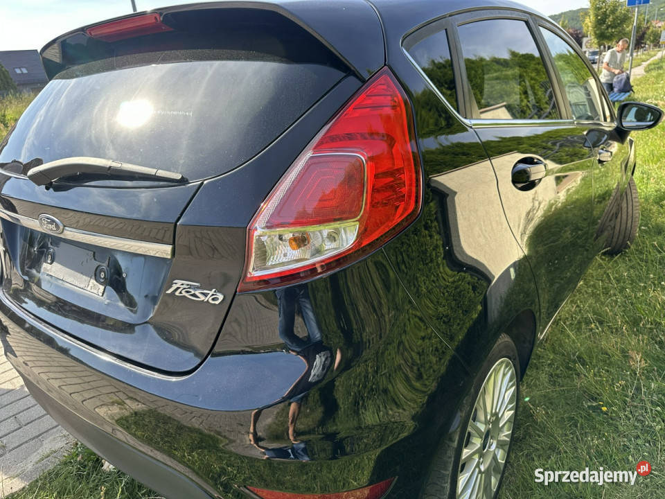Ford Fiesta Titanium 5 drzwi klimatronik mrozi bluetooth