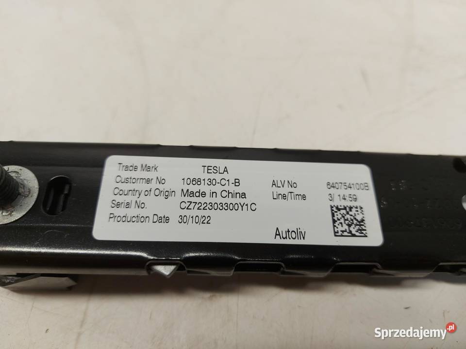 TESLA MODEL Y Regulacja wysokości pasa