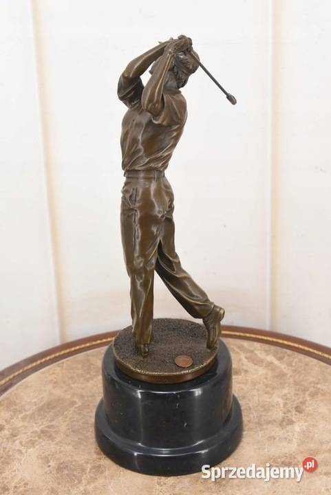 Golfista Uderzający Piłeczkę Golf Figura z Brązu sprzedam