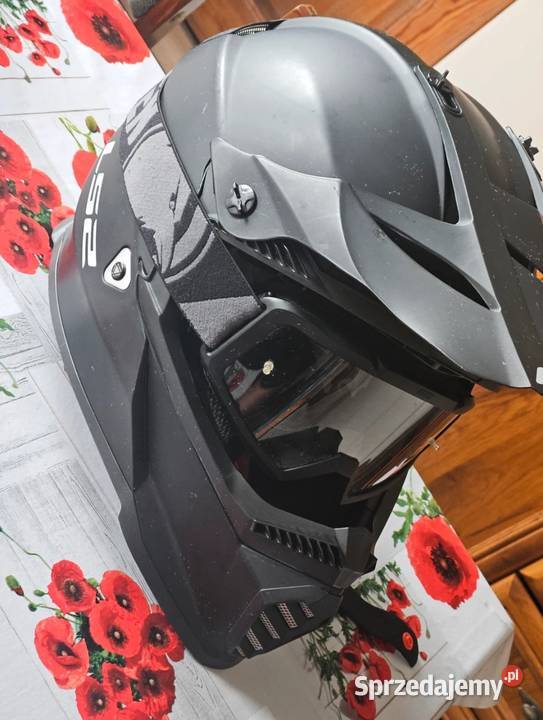 Sprzedam kask motocyklowy z goglami