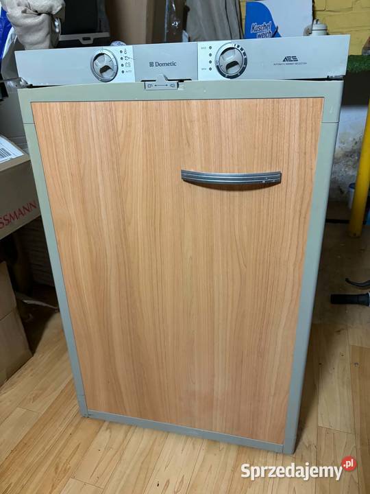 Lodówka do kampera przyczepy kampingowej Dometic