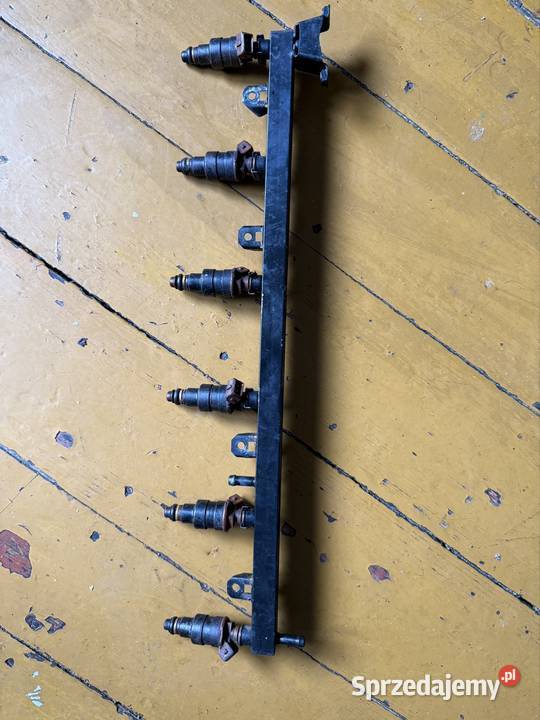 Listwa wtryskowa BMW e23 e24 e28 m30 0 280 150 Mszana