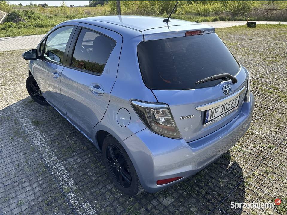Toyota yaris hybryda 99KM Toyota Warszawa sprzedam