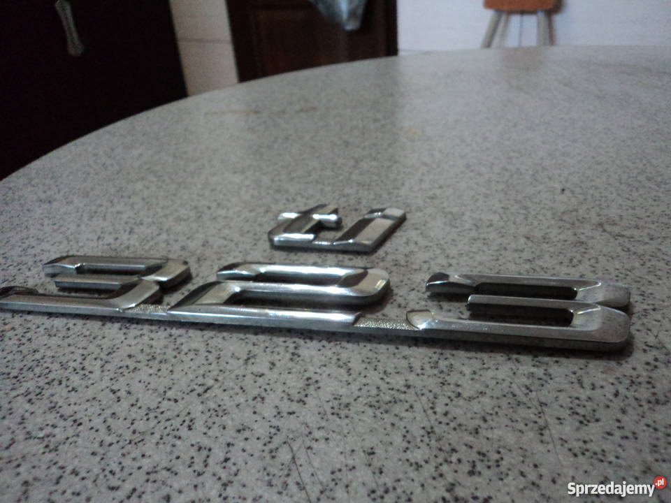 znaczek emblemat bmw e36 323ti Karoseria