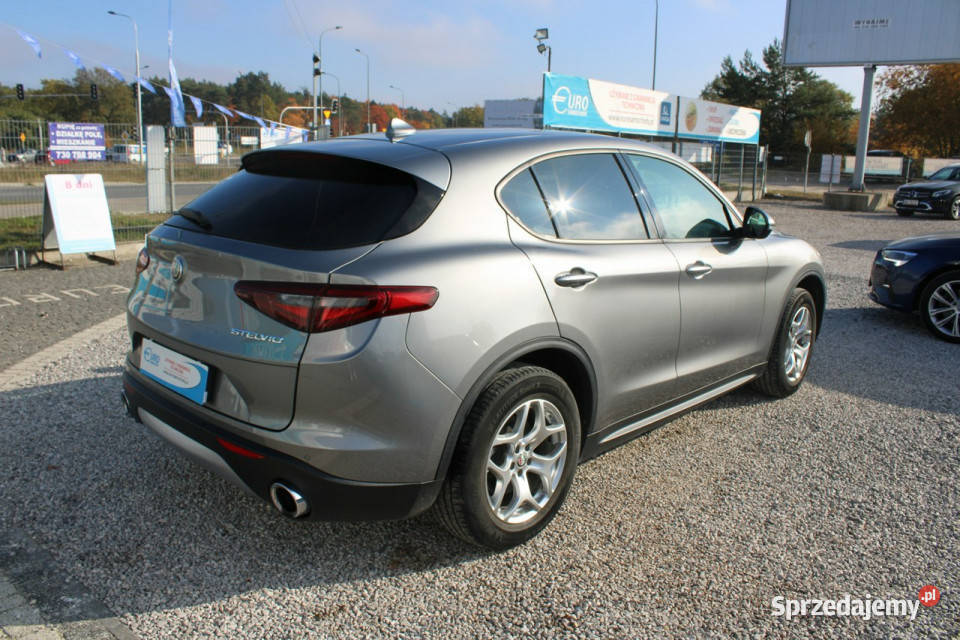 Alfa Romeo Stelvio FVAT Q4 Skóra Kamera lakier metallic