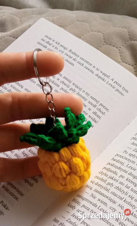 Ananas wykonany na szydełku brelok Łask