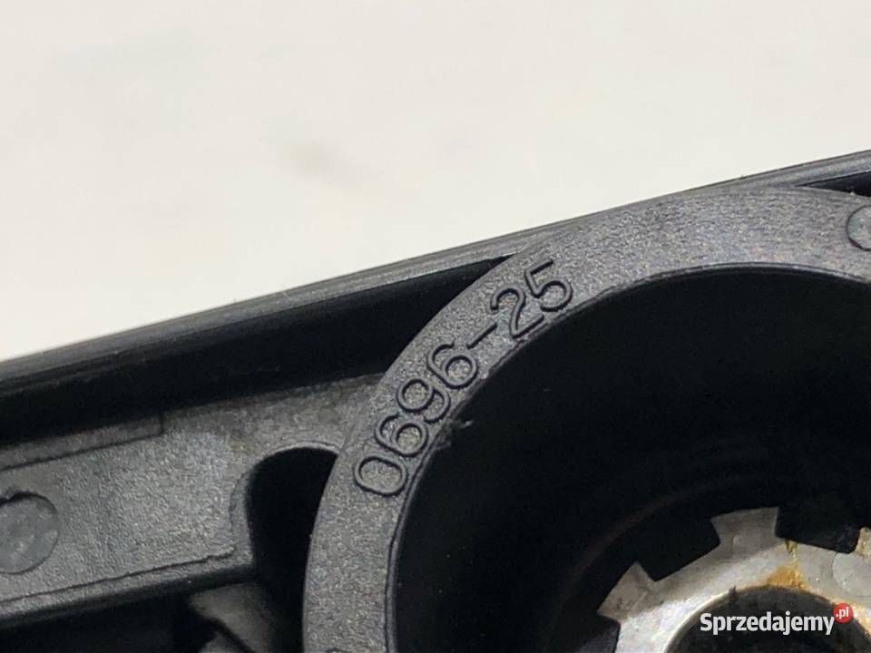 RAMIĘ WYCIERACZKI TYŁ LEXUS LBX Crossover