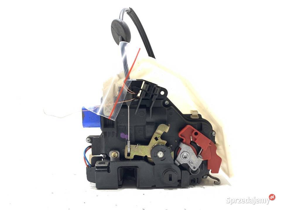 ZAMEK DRZWI PRAWY TYŁ VW GOLF V Hatchback 0310