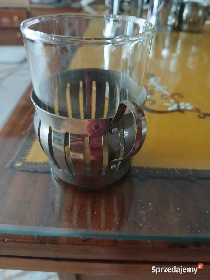 Szklanki w koszyczkach metalowych Porcelana i szkło