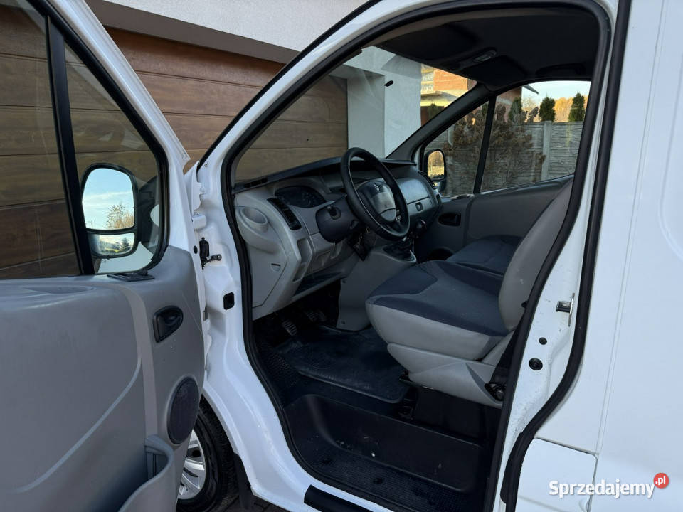 Renault Trafic 20 115 6 biegów klima blaszak z Rok produkcji 2009 Konradów