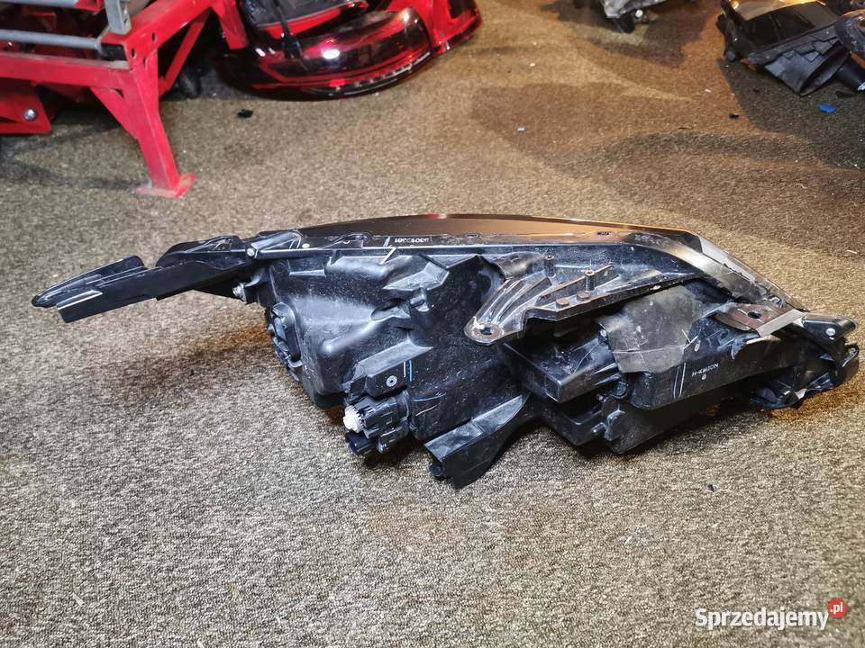 MITSUBISHI L200 2019 2020 LEWY FULL LED 8301D381 osobowe