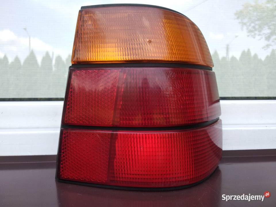 BMW E34 Touring kombi lampa tył tylna prawa Sieradz