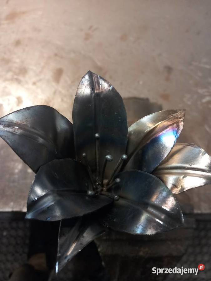 Lilia z metalu Balkonowe Luboń