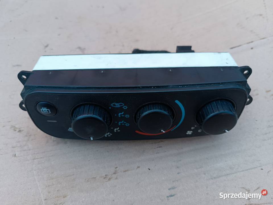 Chrysler Sebring 2 II 0103 panel nawiewu