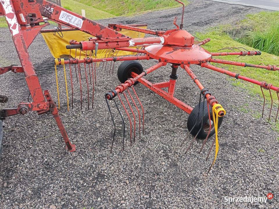 Sprzedam zgrabiarke karuzelową fella Uszew