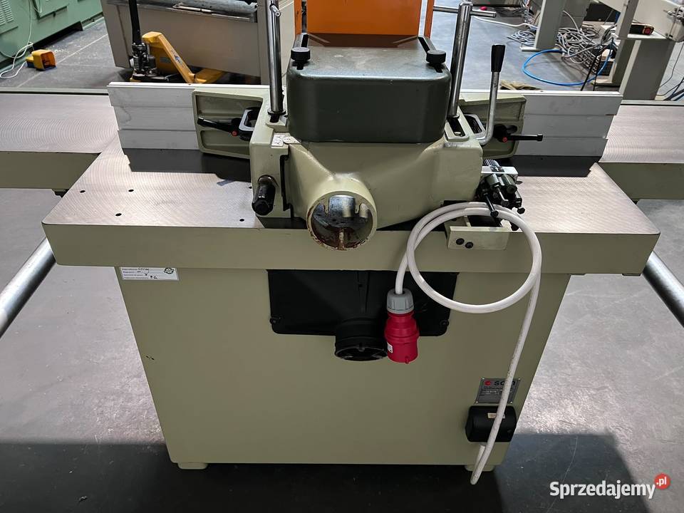 Frezarka dolnowrzecionowa SCM T130