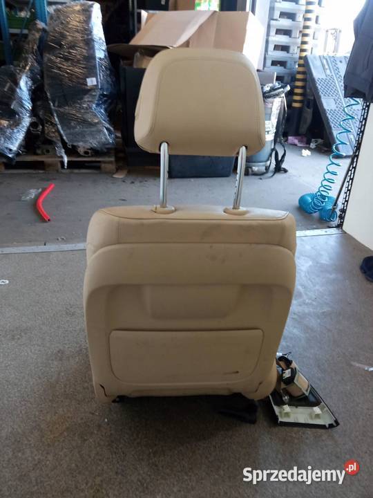 FOTELE PRAWY PASAŻERA PAS SKÓRA ELEKTRYCZNY Rok produkcji 2016 świętokrzyskie