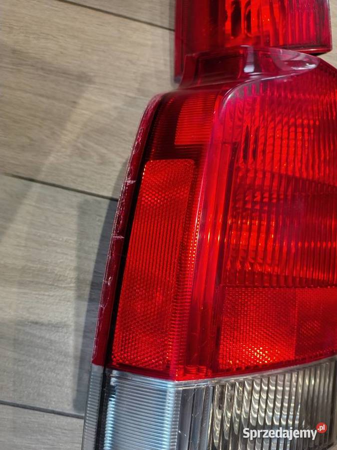 Lampa lampy tył tylne Volvo V70 II 20002007 lewa Niepołomice