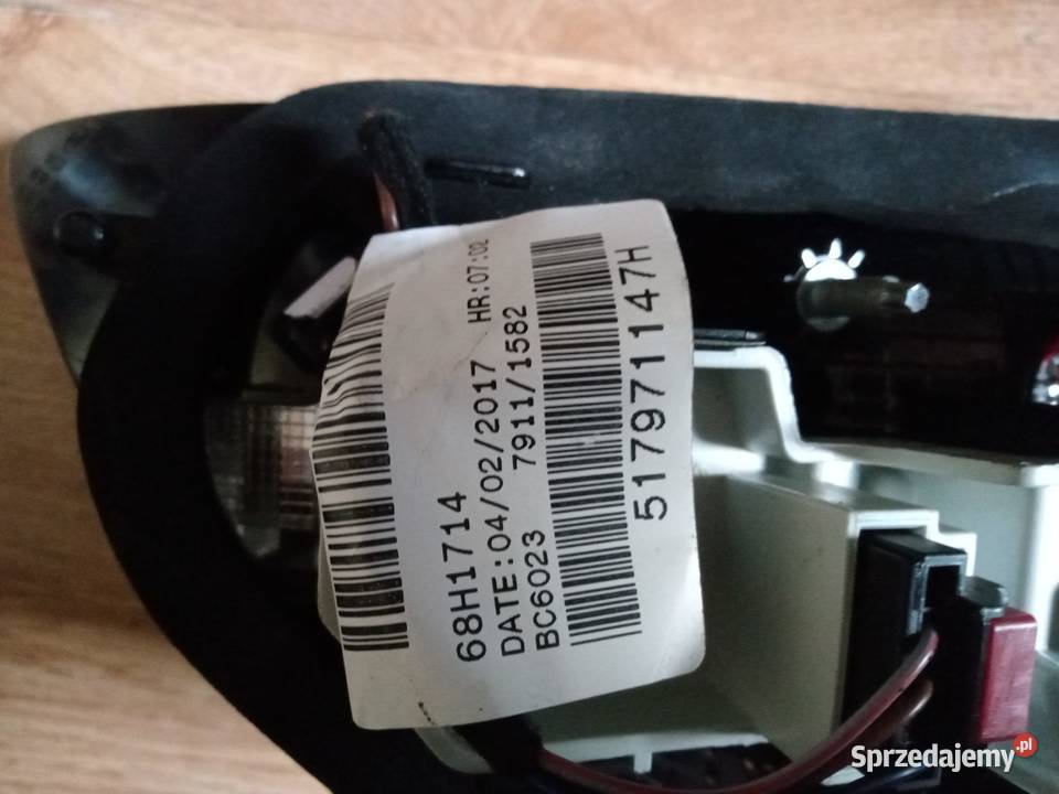 Vw golf 5 sportsvan lampa tył prawa osobowe sprzedam