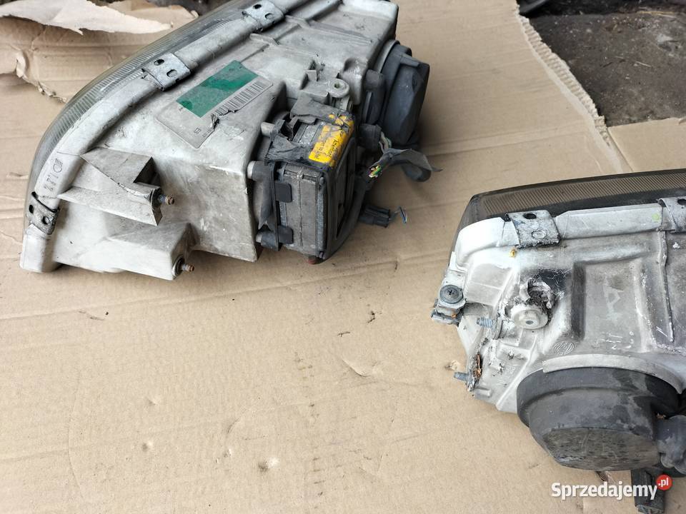 VOLVO S40 V40 XENON KSENON LAMPA PRZÓD PRZEDNIA Lampy przednie