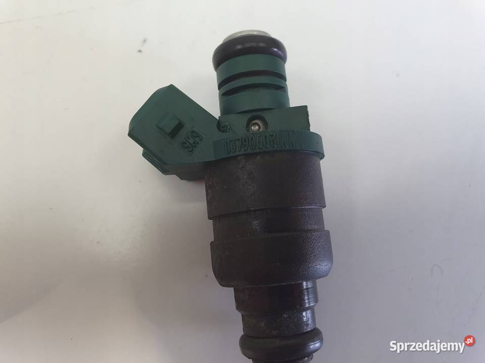 WTRYSKIWACZ Audi A3 8L 16 8V wtrysk 037906031AA Chełm