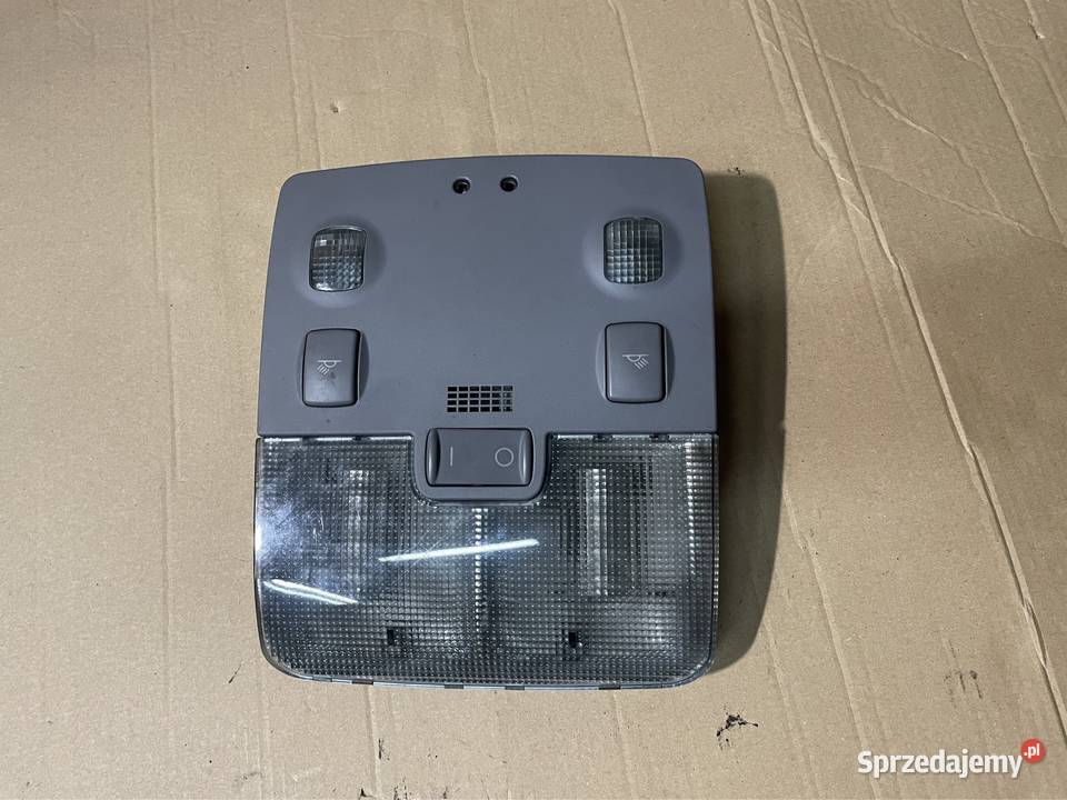 Lampka oświetlenie kabiny 8D0947111 audi a4 b5 Szczecin