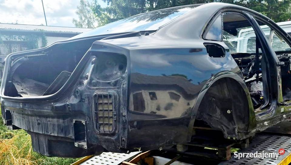 AUDI A8D4 BŁOTNIK PRAWY TYŁ ĆWIARTKA LAKIER LY8X Radom