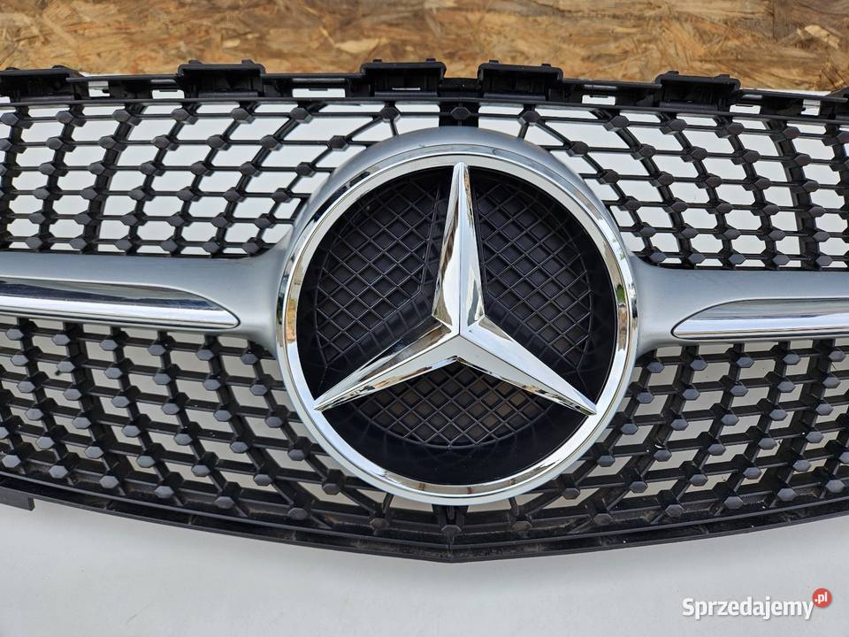 MERCEDES W176 LIFT GRILL ATRAPA ZDERZAKA PRZÓD Międzychód sprzedam