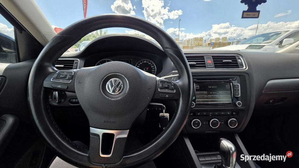 Volkswagen Jetta automat ledy salon polska podgrzewane fotele
