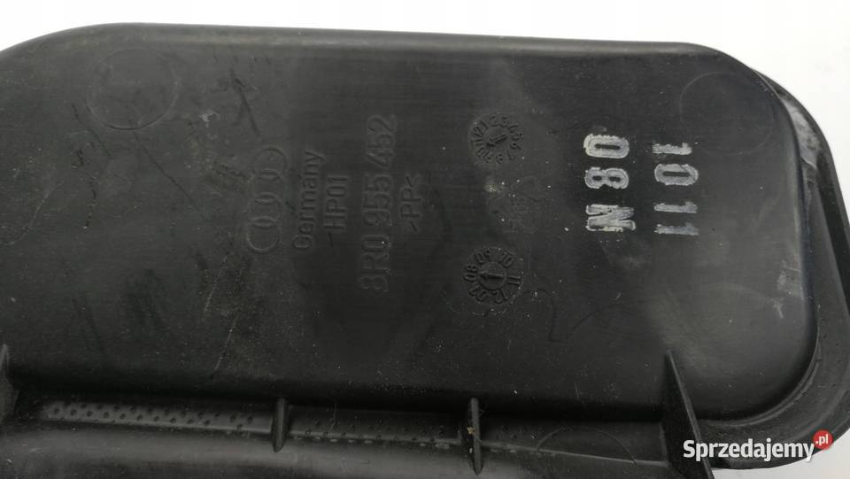 WLEW PŁYNU DO SPRYSKIWACZY AUDI Q5 8R0955452 Przystajń