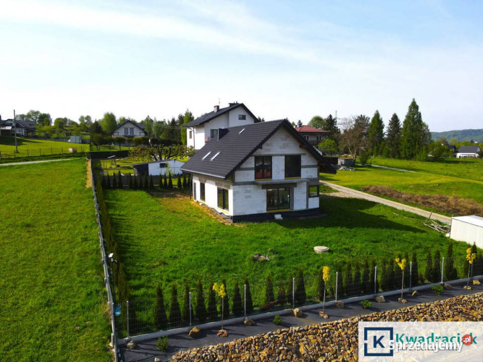 sprzedaży domu wolnostojącego Sanok 194m2
