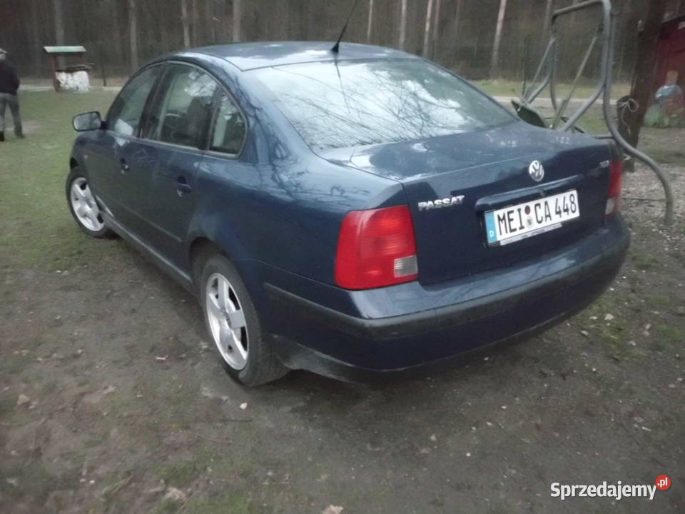 Sprzedam WV Passat 19 TDI 110 zwykła pompa Passat Pierzchnica