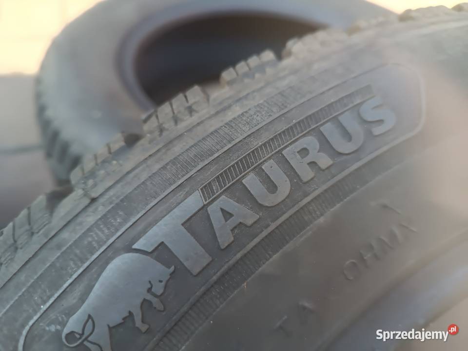 Komplet 4 sztuki Opony Zimowe Taurus Winter