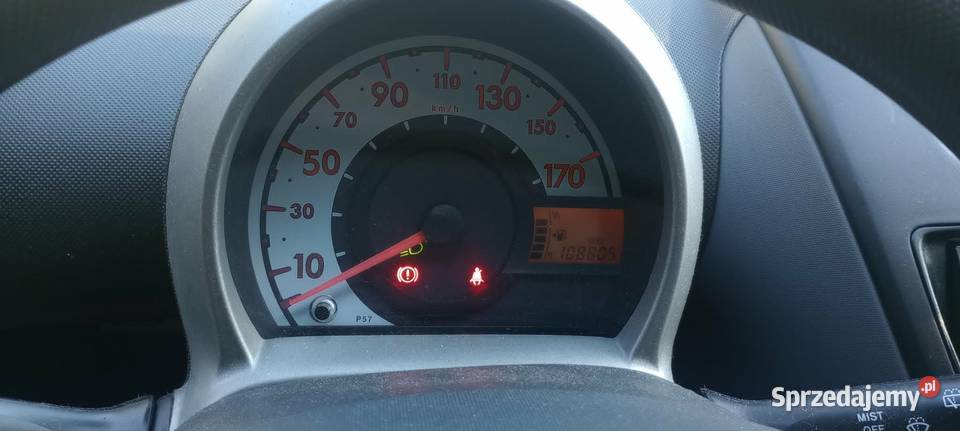 Peugeot 107 10 benz klima ASR (kontrola trakcji)