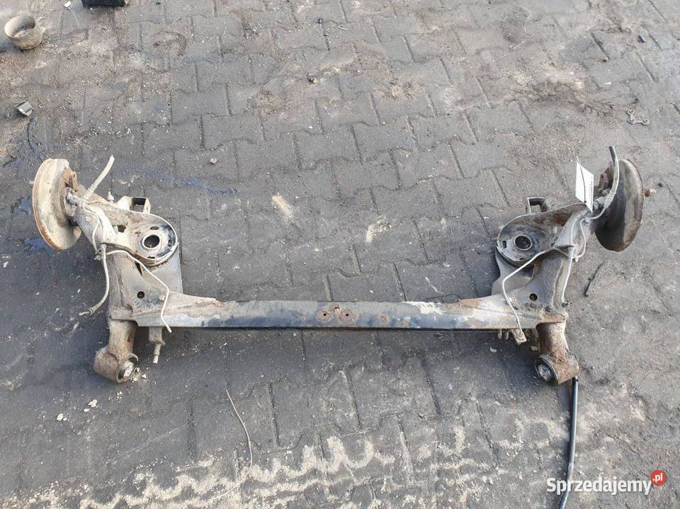 BELKA SANKI TYŁ SAAB 900 osobowe Lipno