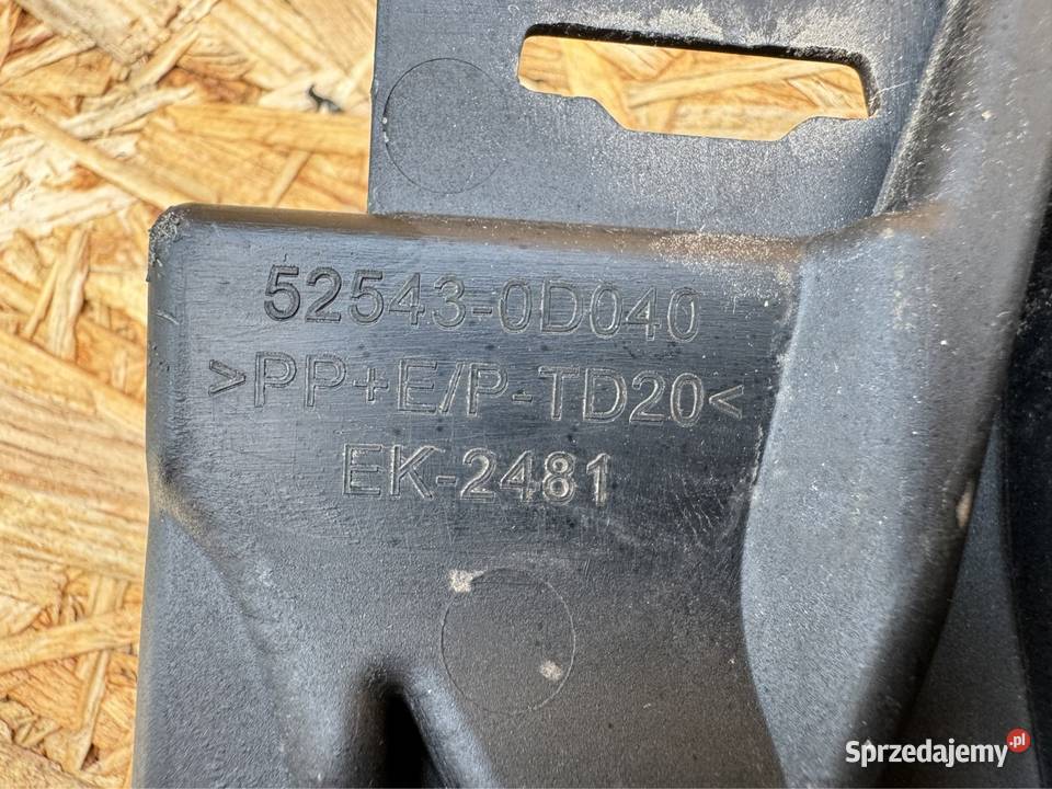 Zaślepka kratki zderzaka przód Toyota yaris III