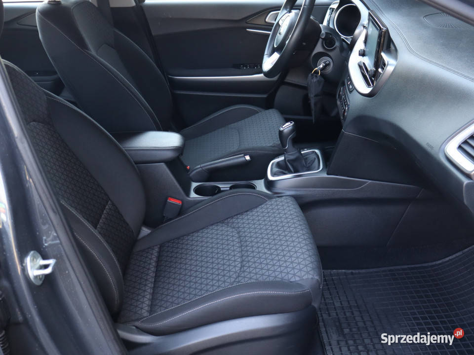 Kia Ceed 16 CRDi MHEV