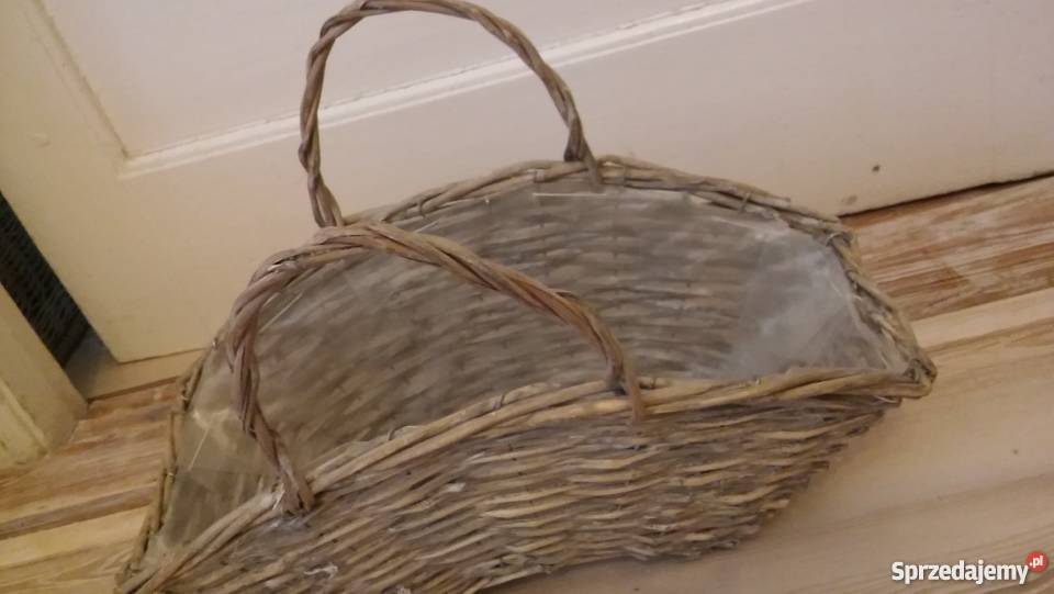duży wiklinowy koszyk pobielany na prezent pomorskie