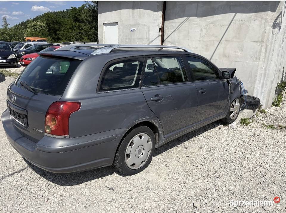 Toyota Avensis 18 127 uszkodzony przód Pińczów