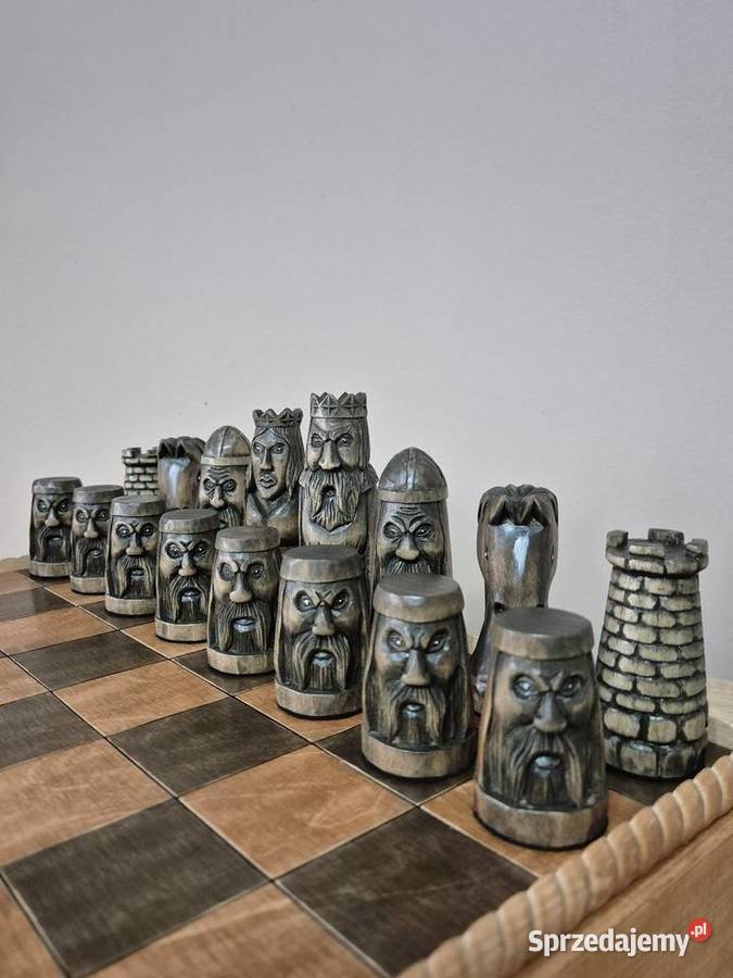 Ręcznie robione szachy z drewna