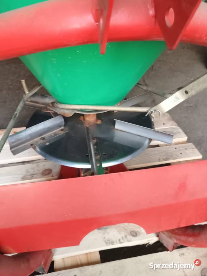 Rozsiewacz nawozu lejek 500 l Młodochów