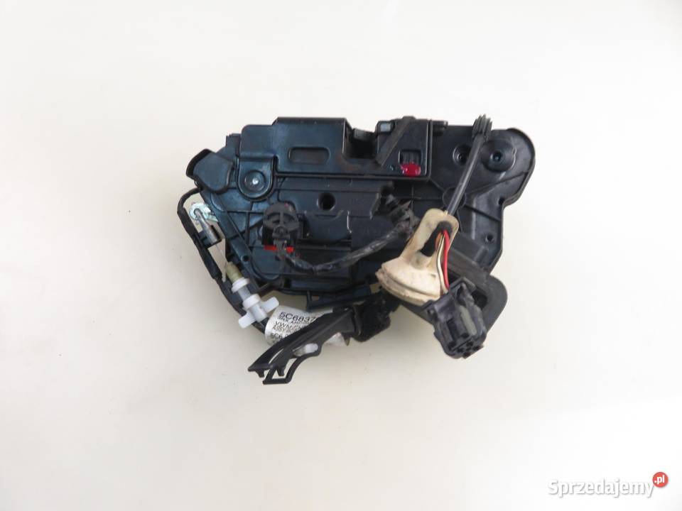 ZAMEK LEWY PRZEDNI VW JETTA IV 5K1837015D