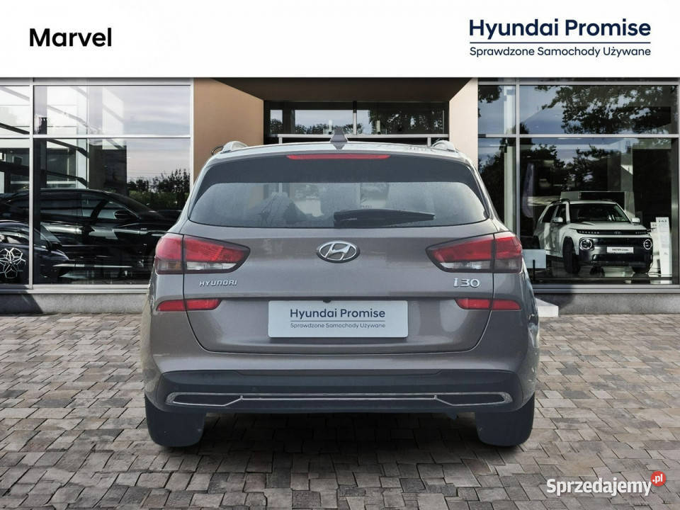 Hyundai i30 10 TGDI 6MT 120 Wersja SMART Salon brązowy