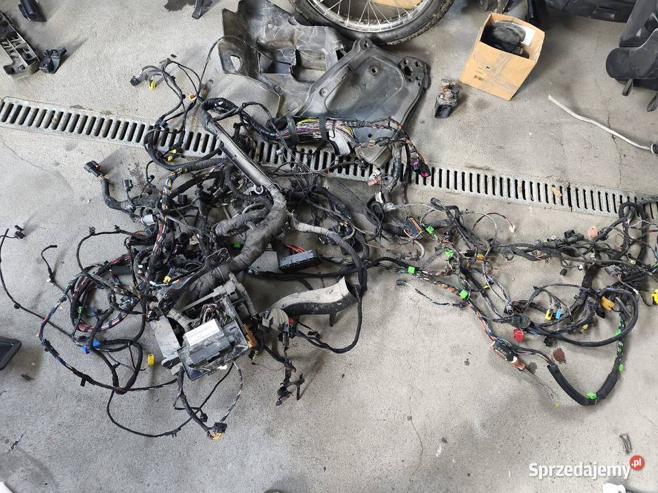 Instalacja volkswagen Caddy IV 15 zwyz 20 TDI Materiały instalacyjne Września