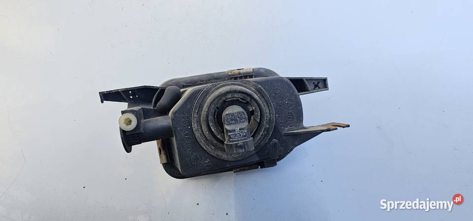 Halogen prawy przód mercedes w203 15100000 prawe Lampy przeciwmgielne Zbąszyń