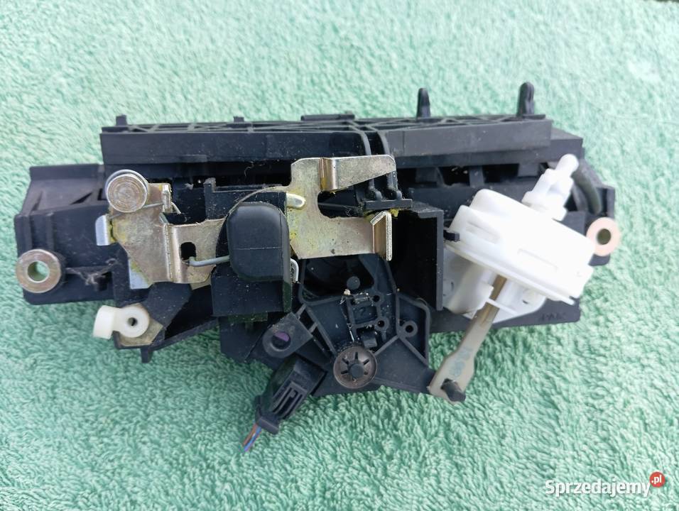 Audi a4 b5 zamek klapy bagażnika Nowy Dwór Mazowiecki